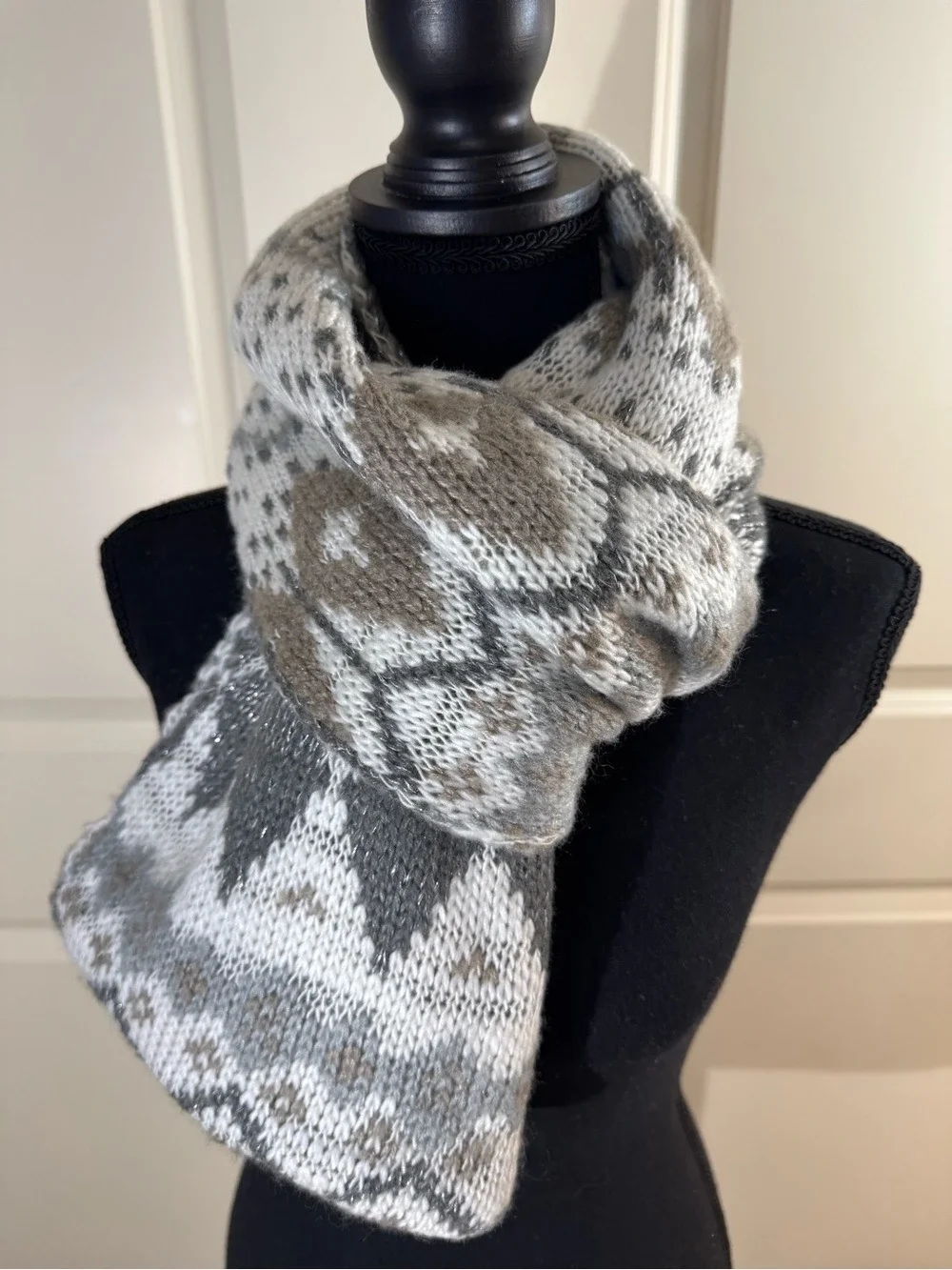 Aeropostale Large Gray, Taupe and Cream Knit Infinity Scarf